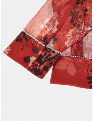 Chemisier long en mousseline gaufrée, imprimé fleurs sur fond rouge, guess, référence Clouis